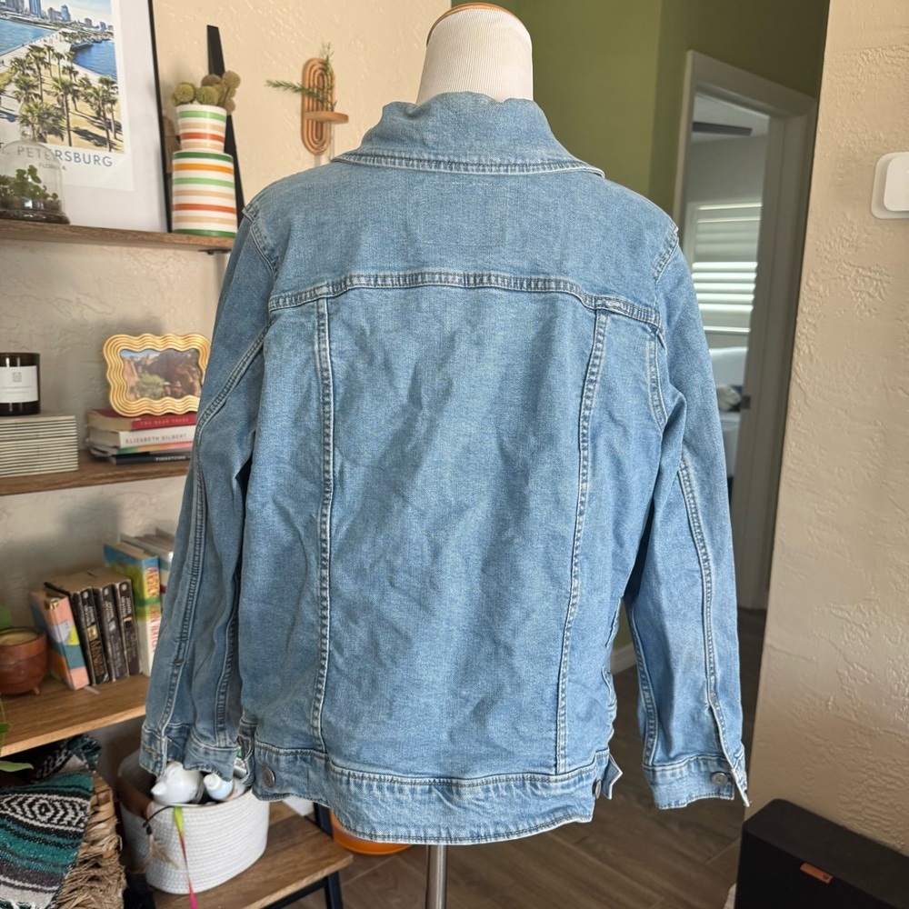 Levi's Blue Jean Jacket Classic Denim Style - Picture 3 of 4